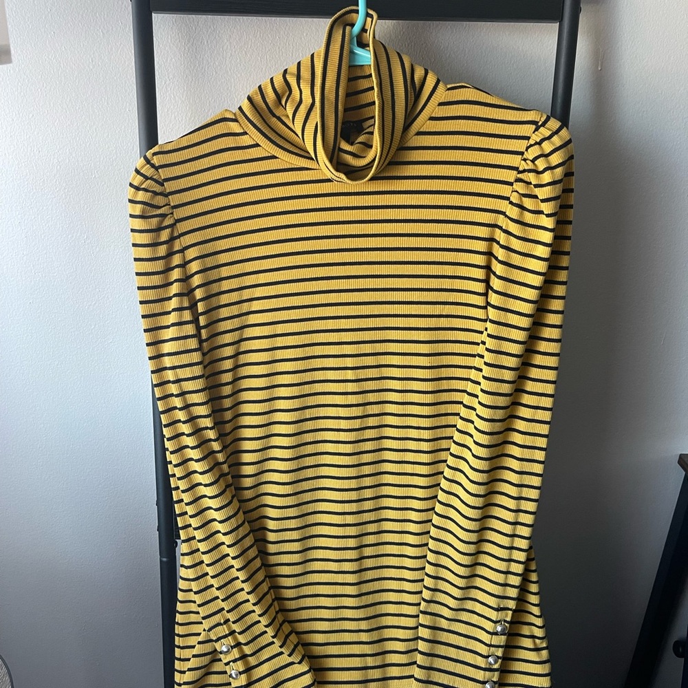 Talbots Yellow & Black Striped Turtleneck Sweater
Medium - New without tags! - Picture 3 of 8